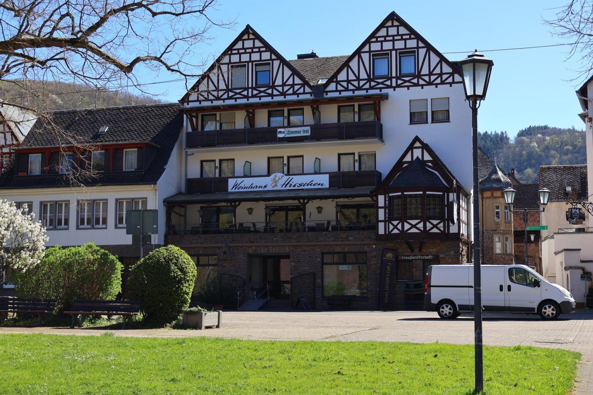 Готель Weinhaus Hirschen Bruttig Екстер'єр фото